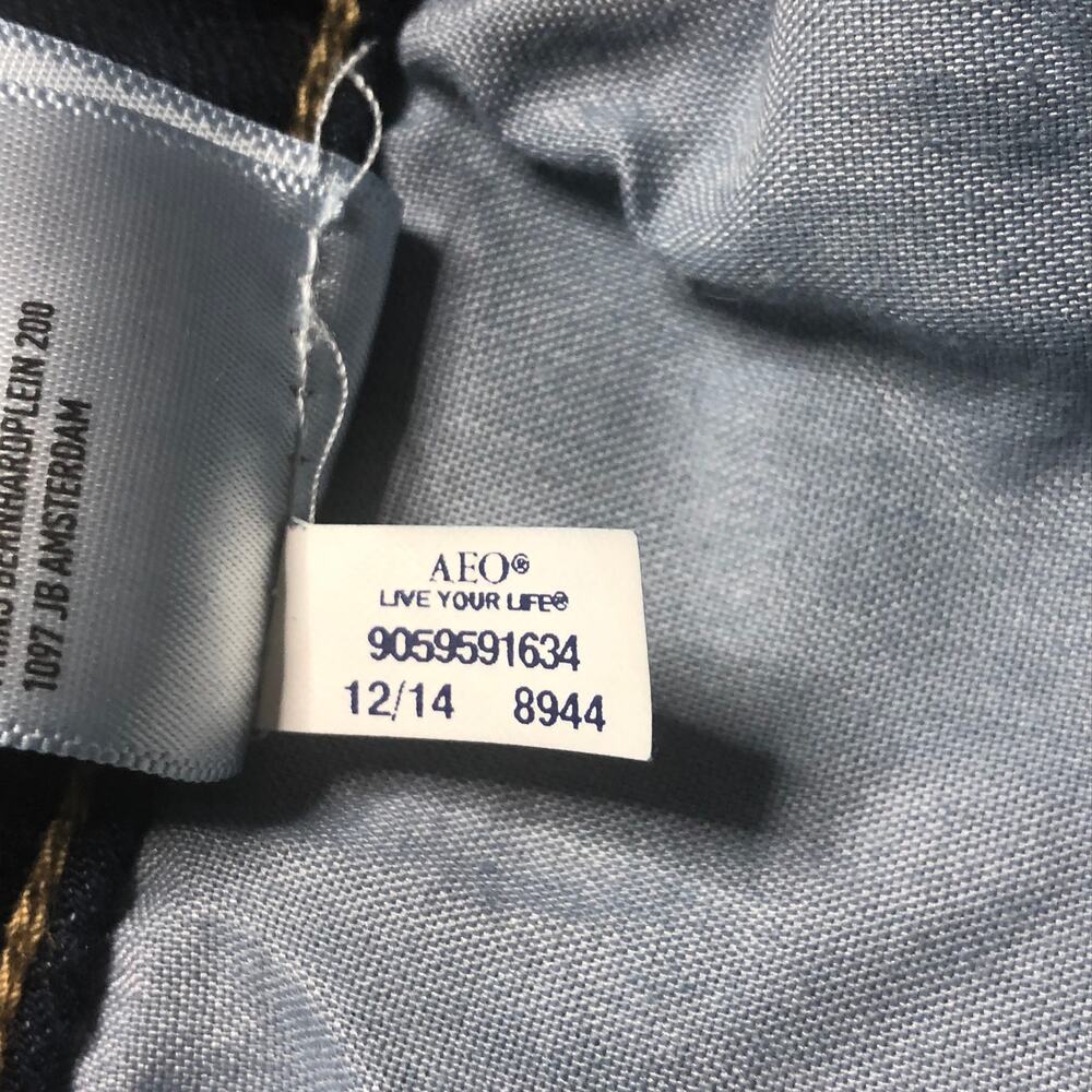 American Eagle Outfitters Dark Wash Super Stretch Jeans - Size 4 - Picture 11 of 11